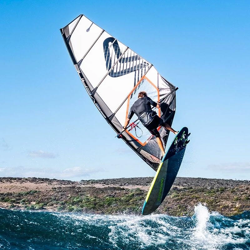 Voile De Windsurf Severn Blade - Red 9 Voile De Windsurf Severn Blade - Red – Image 9