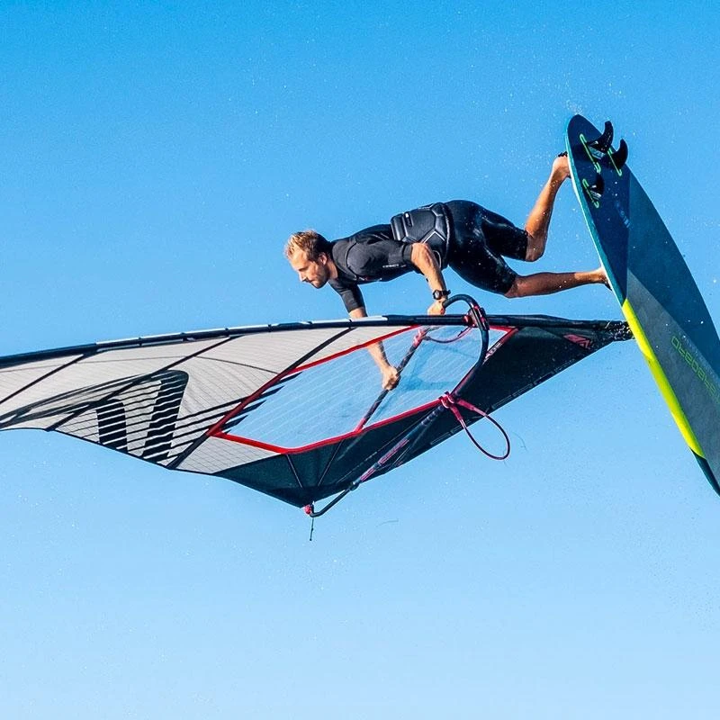 Voile De Windsurf Severn Blade - Red 8 Voile De Windsurf Severn Blade - Red – Image 8